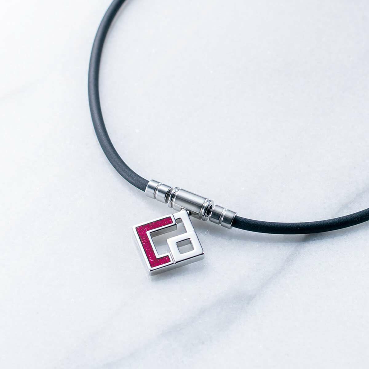 コラントッテ 磁気 ネックレス TAO ネックレス AURA レッド ラメ
