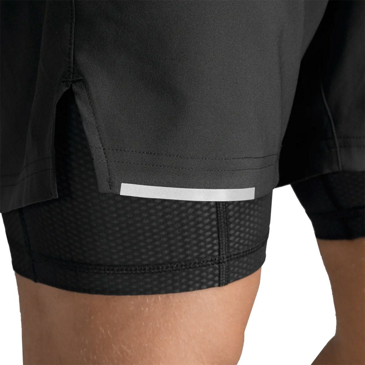 2XUツータイムズユーランニングウェアボトムスショートハーフパンツ短パンAeroMesh2-in-15InchShortsMR7351Bメンズ男性25FA秋冬