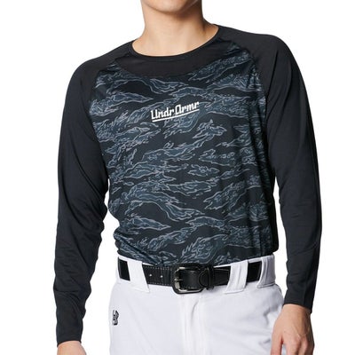 アンダーアーマーUNDERARMOURベースボール野球ソフトボールウェアインナーシャツアンダーシャツヒートギアコンフォートフィッティドカモロングスリーブクルーネックシャツHGCOMFORTFITTEDLSNOV6001309-001メンズ男性25FA秋冬