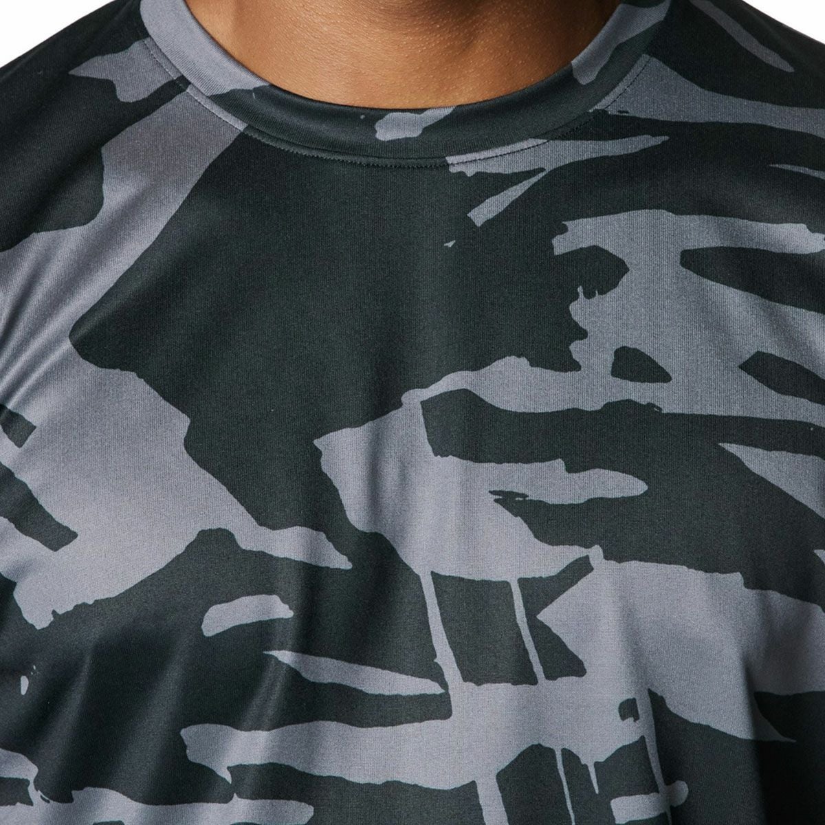 アンダーアーマーUNDERARMOURベースボール野球ソフトボールウェア長袖TシャツロンTテックノベルティロングスリーブクルーネックTシャツTECHLSSHIRT6007968-001メンズ男性25FA秋冬