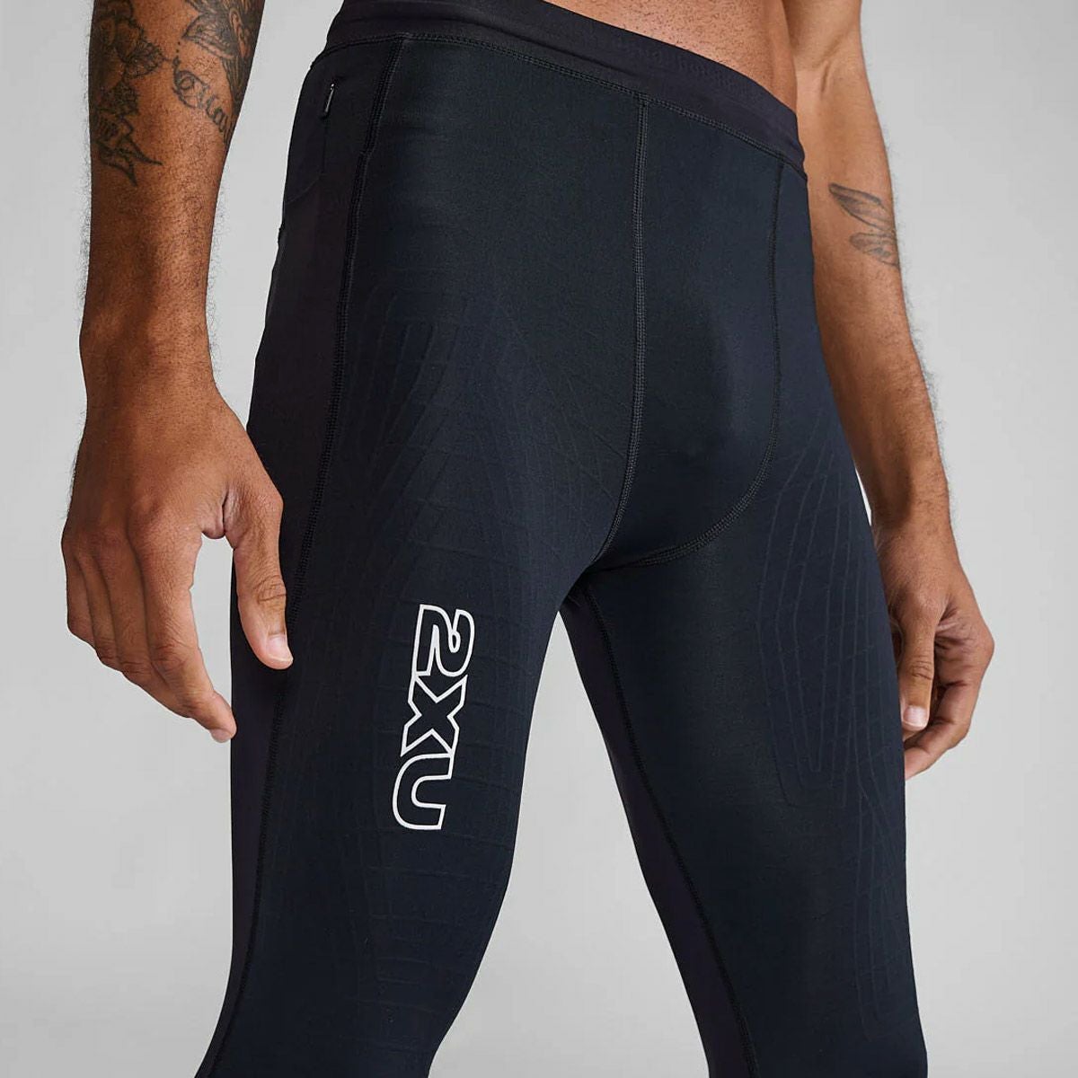 2XUツータイムズユーランニングウェアボトムスインナースパッツレギンスライトスピードリアクトコンプレッションタイツLightSpeedReactCompressionTightsMA7049B-BLKWRFメンズ男性25FA秋冬