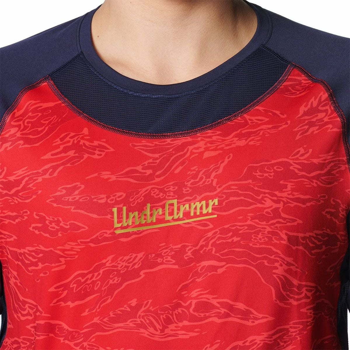 アンダーアーマーUNDERARMOURベースボール野球ソフトボールウェアインナーシャツアンダーシャツヒートギアコンフォートフィッティドカモロングスリーブクルーネックシャツHGCOMFORTFITTEDLSNOV6001309-600メンズ男性25FA秋冬