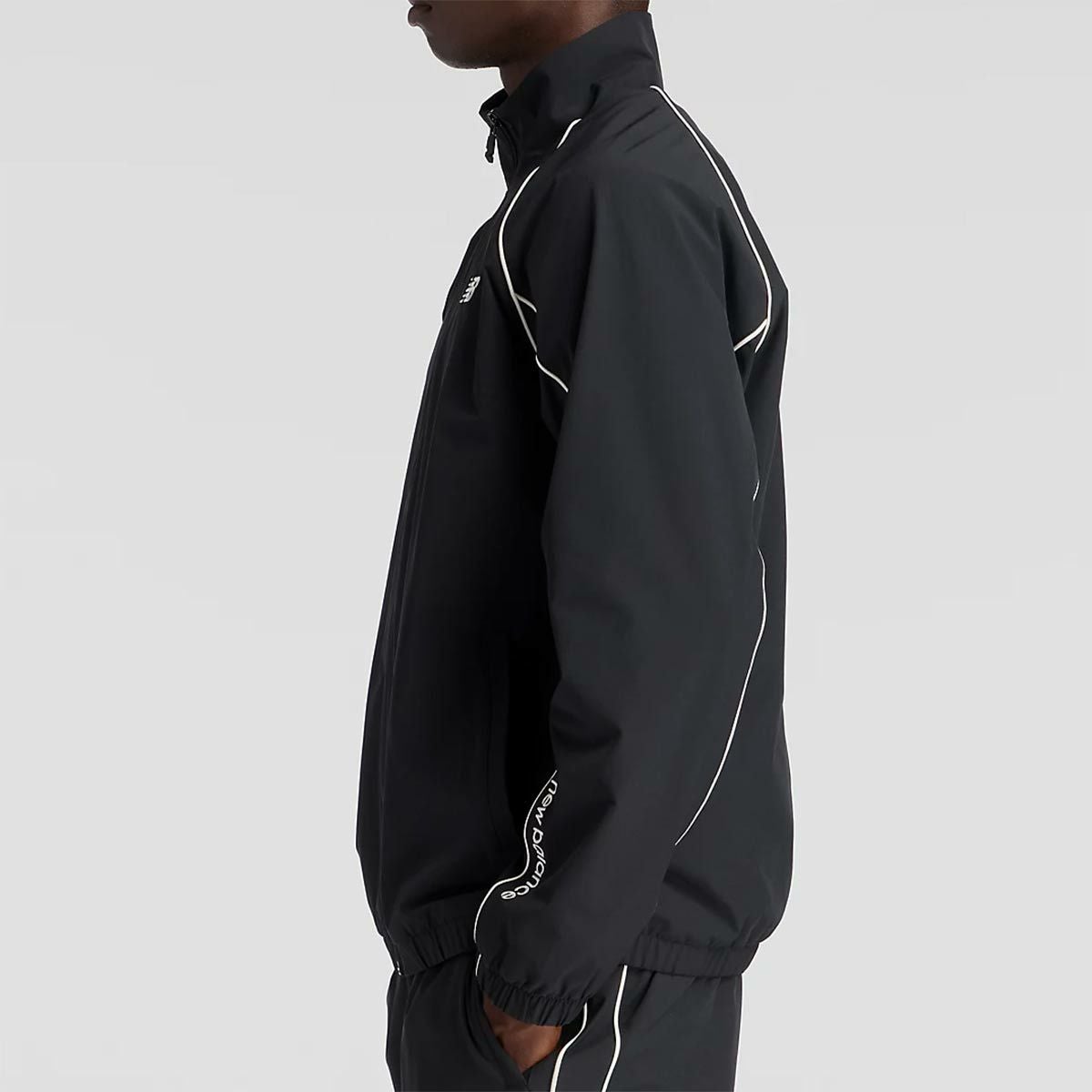 ニューバランスNewBalanceジムフィットネスヨガウェアアウタージャケットBrushedTricotLinedWovenTrackJacketAMJ53171-BKメンズ男性25FA秋冬