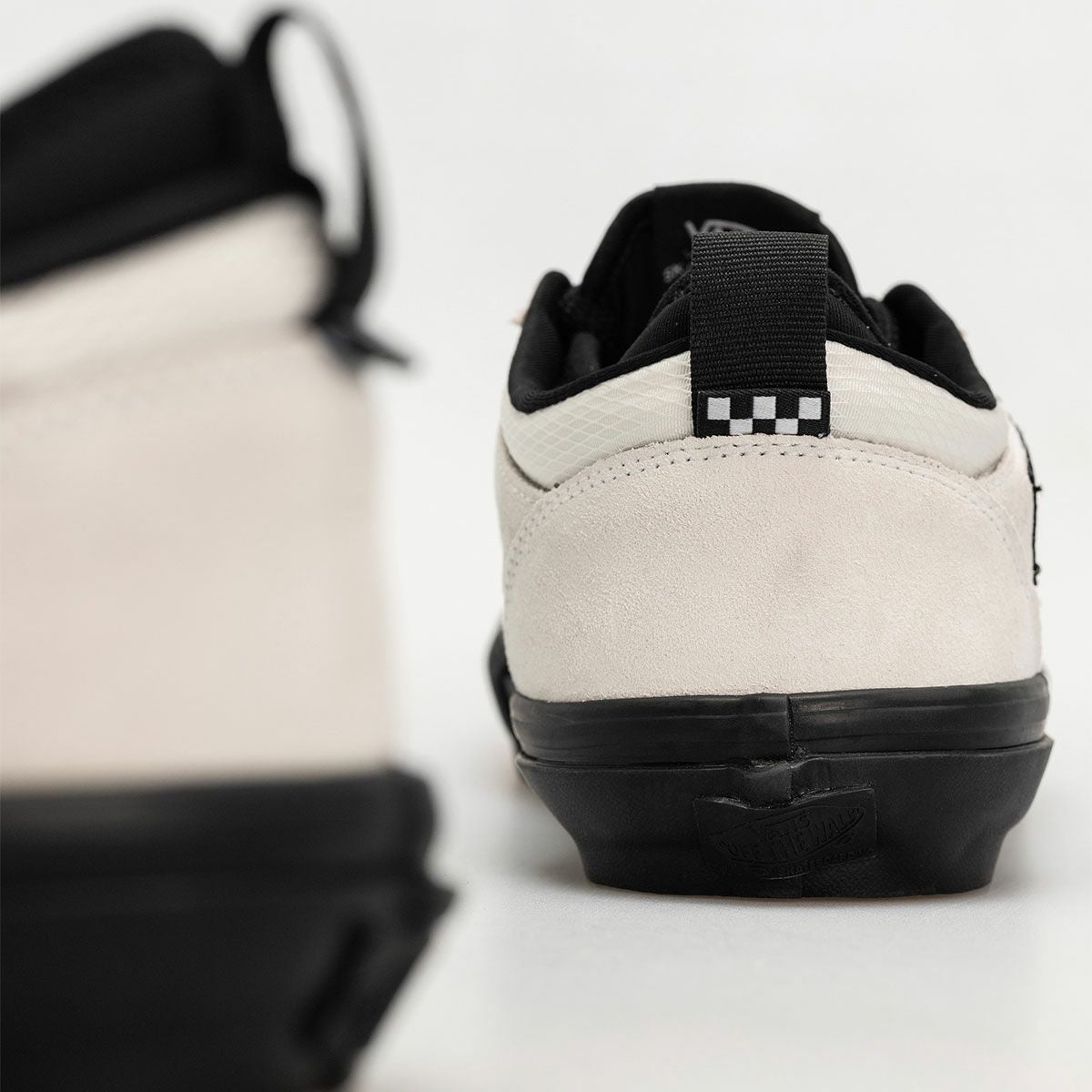 バンズVANSスケボースケートボードスケシュースニーカーシューズ靴SkateSafeLowVN000EEHBWIメンズ男性25FA秋冬