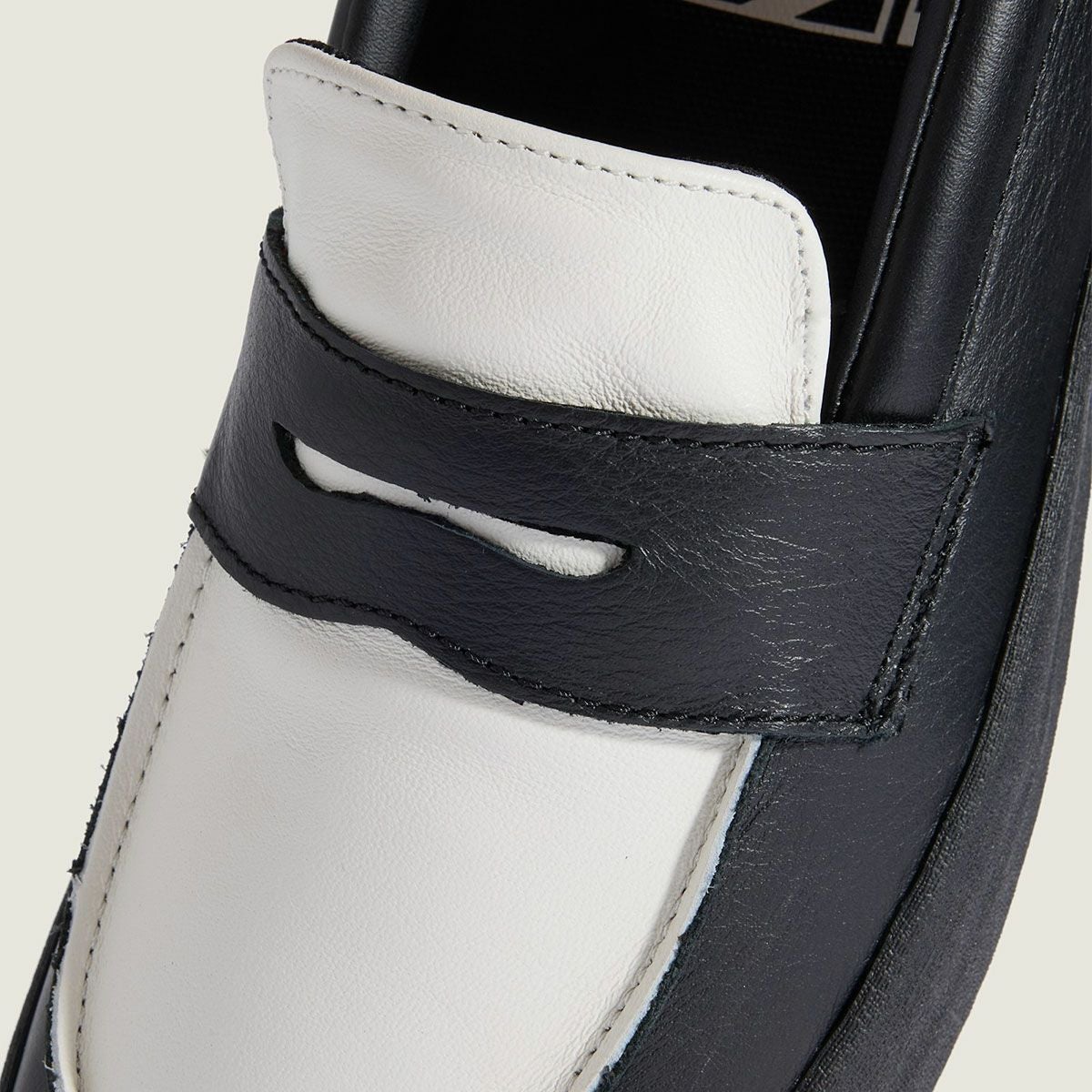 バンズVANSスケボースケートボードスケシュースニーカーシューズ靴スケートローファーSkateLoaferVN000VA6Y28メンズ男性25HO秋冬