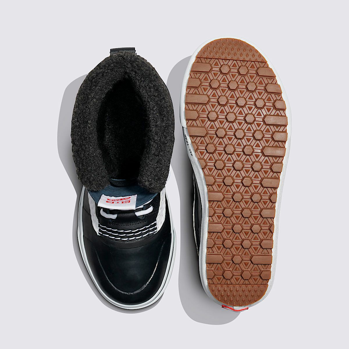 セール30%OFF！】ヴァンズ VANS ユニセックス 25-26 MTE Standard