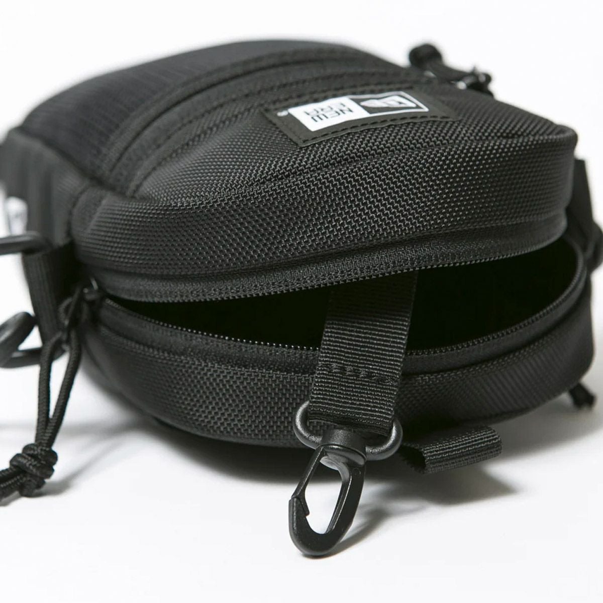 ニューエラNEWERAアウトドアカジュアル鞄バッグショルダーバッグメッセンジャーバッグショルダーポーチ1.7Lブラック14521317メンズレディースユニセックス26SP春夏