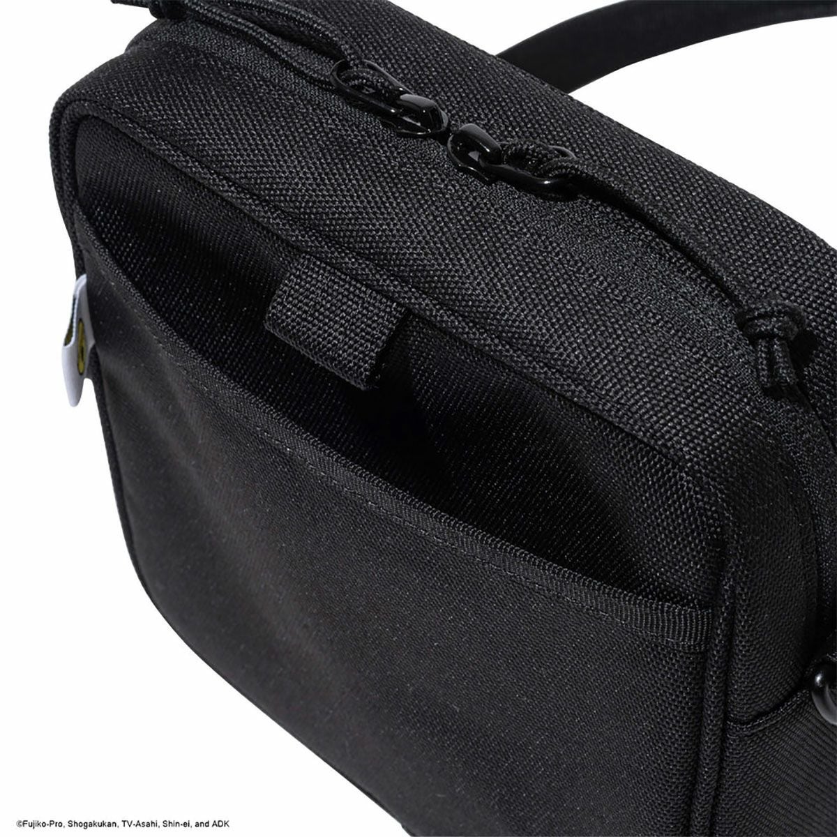 ニューエラNEWERAアウトドアカジュアル鞄バッグショルダーバッグメッセンジャーバッグスクエアショルダーポーチ1.5Lドラえもん14930292メンズレディースユニセックス26SP春夏