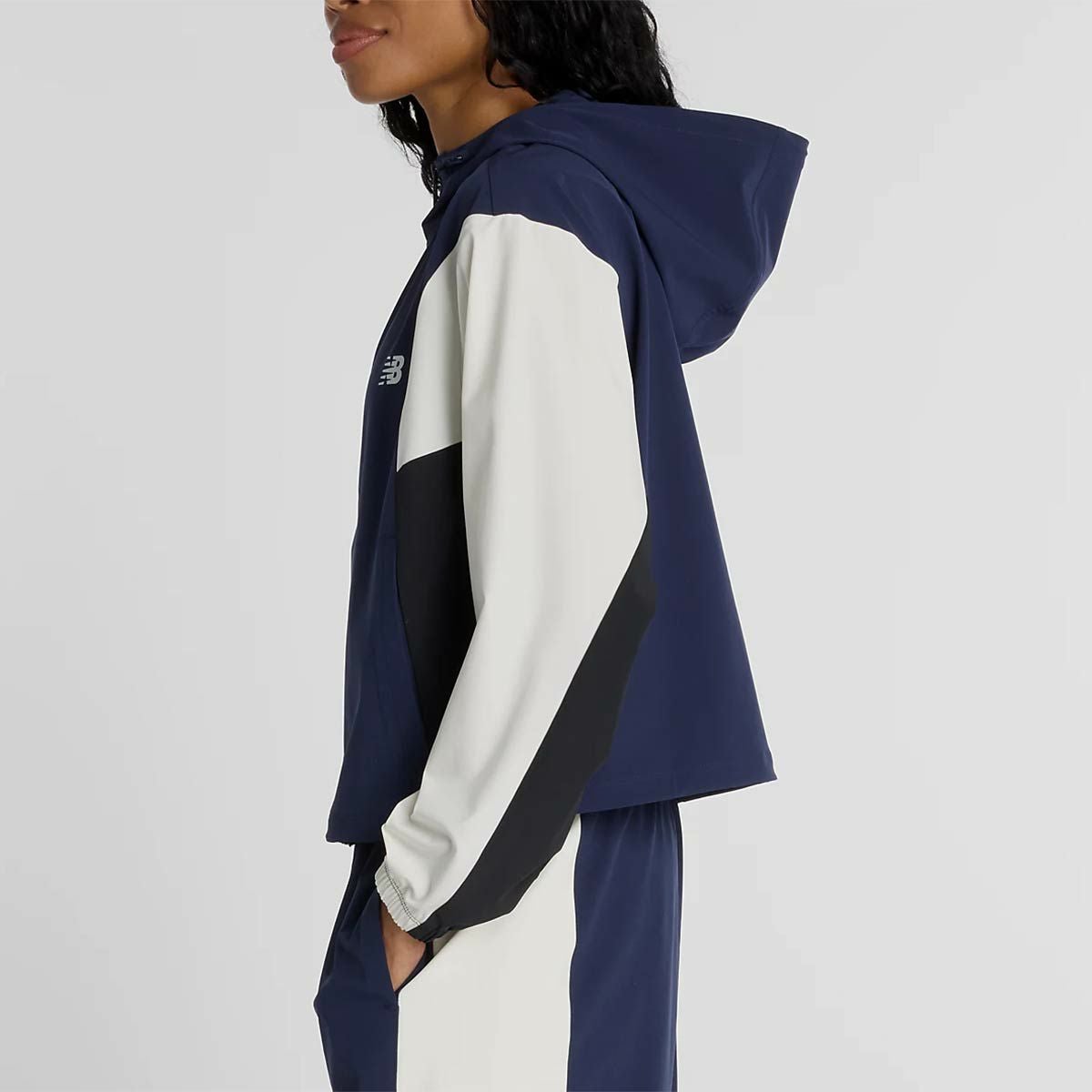 ニューバランスnewbalanceジムフィットネスヨガウェアアウタージャケットウーブンフーデッドジャケットWJ61M2MG-TNVレディース女性26SP春夏