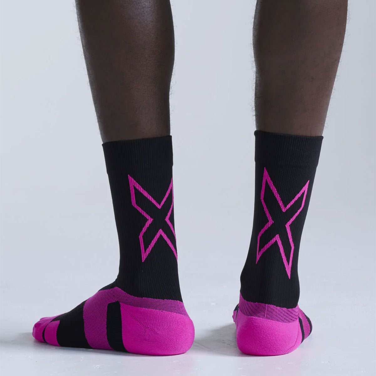 ツータイムズユー2XUランニングソックス靴下ヴェクターライトクッションクルーソックスVectrLightCushionCrewSocksUA7005E-BLKFSAメンズレディースユニセックス26SP春夏