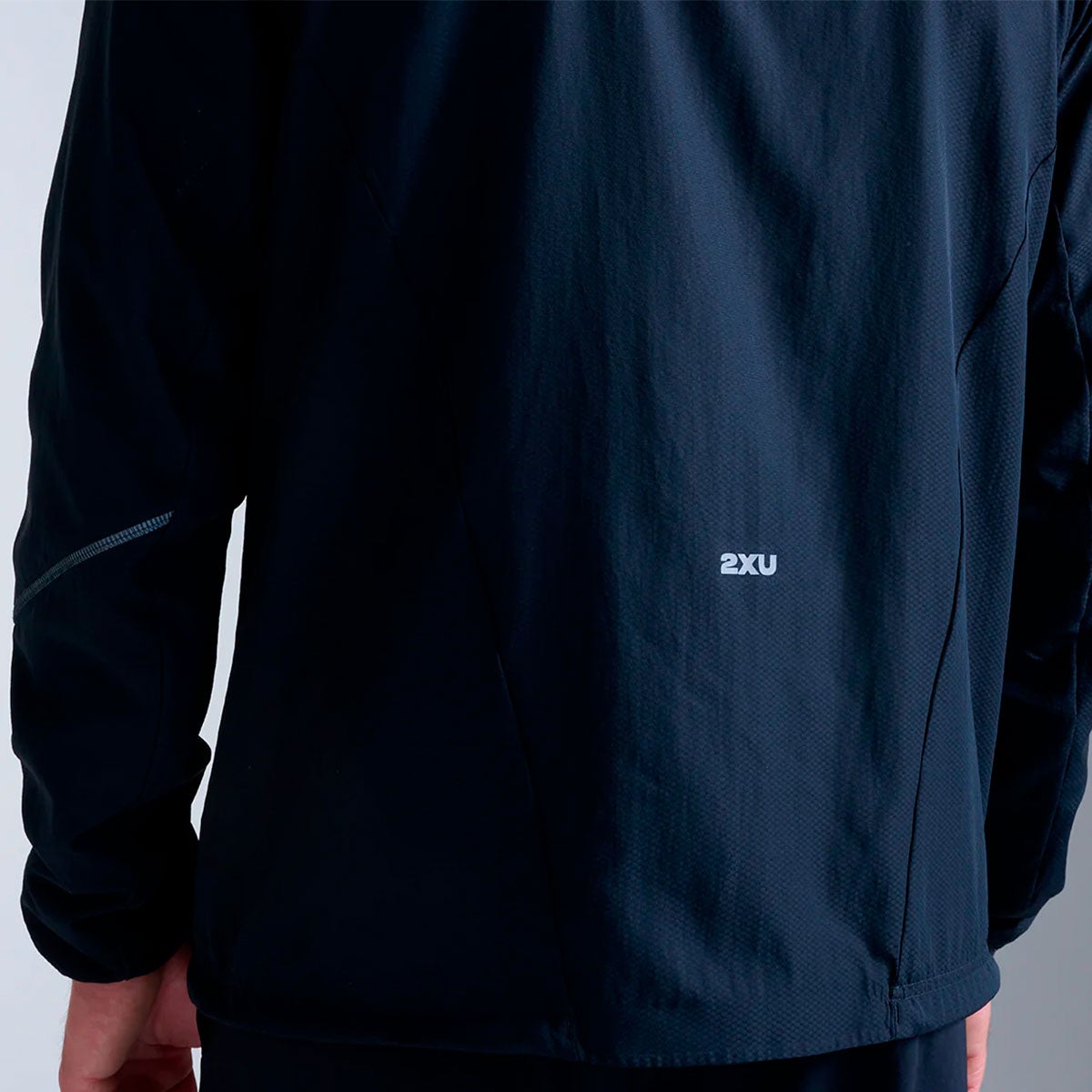 ツータイムズユー2XUランニングウェアアウタージャケットAeroHexWindbreakerMR7518Aメンズ男性26SP春夏