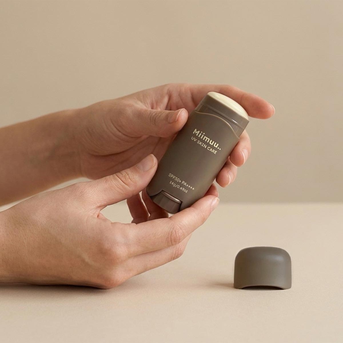 ミムーMiimuu..新感覚UVスティック日焼け止めSPF50＋PA＋＋＋＋ウォータープルーフUVカット紫外線カットUV対策紫外線対策日焼け対策スティックタイプ男性女性ギフトプレゼントMIMUU-UV01