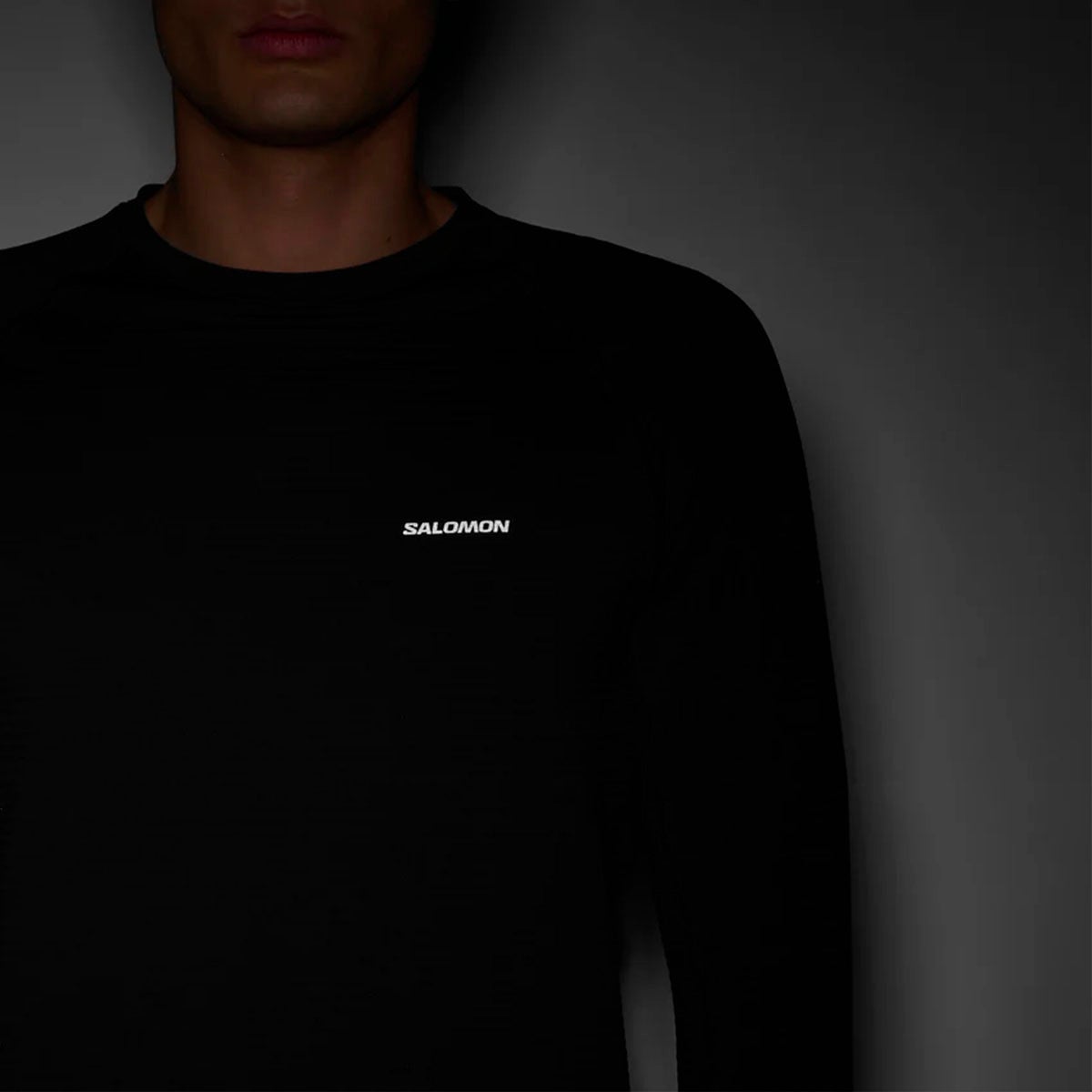 サロモンSALOMONランニングウェアインナーシャツアンダーシャツベースレイヤーESSENTIALLIGHTWARMLC2603800メンズ男性26FA秋冬