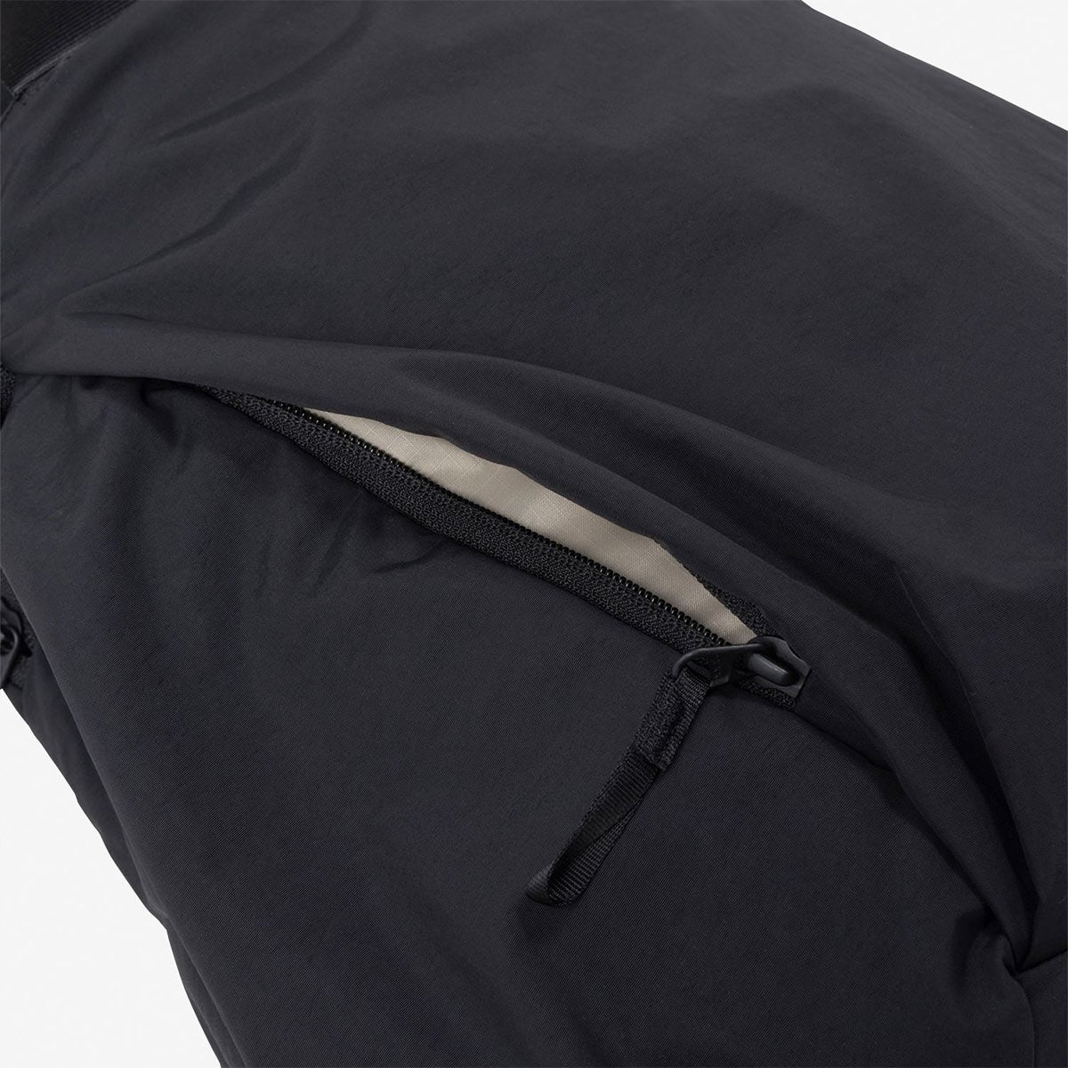 ザ・ノース・フェイスTHENORTHFACEアウトドアカジュアル鞄バッグリュックサックバックパックデイパックフィーカスパックNMW62650-SOレディース女性26FW秋冬