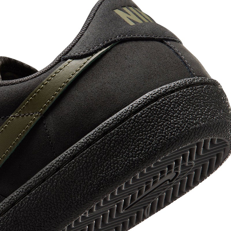 ナイキSBNIKESBスケボースケートボードスケシュースニーカーシューズ靴ZOOMTENNISCLASSICHF7386-200メンズ男性26FA秋冬