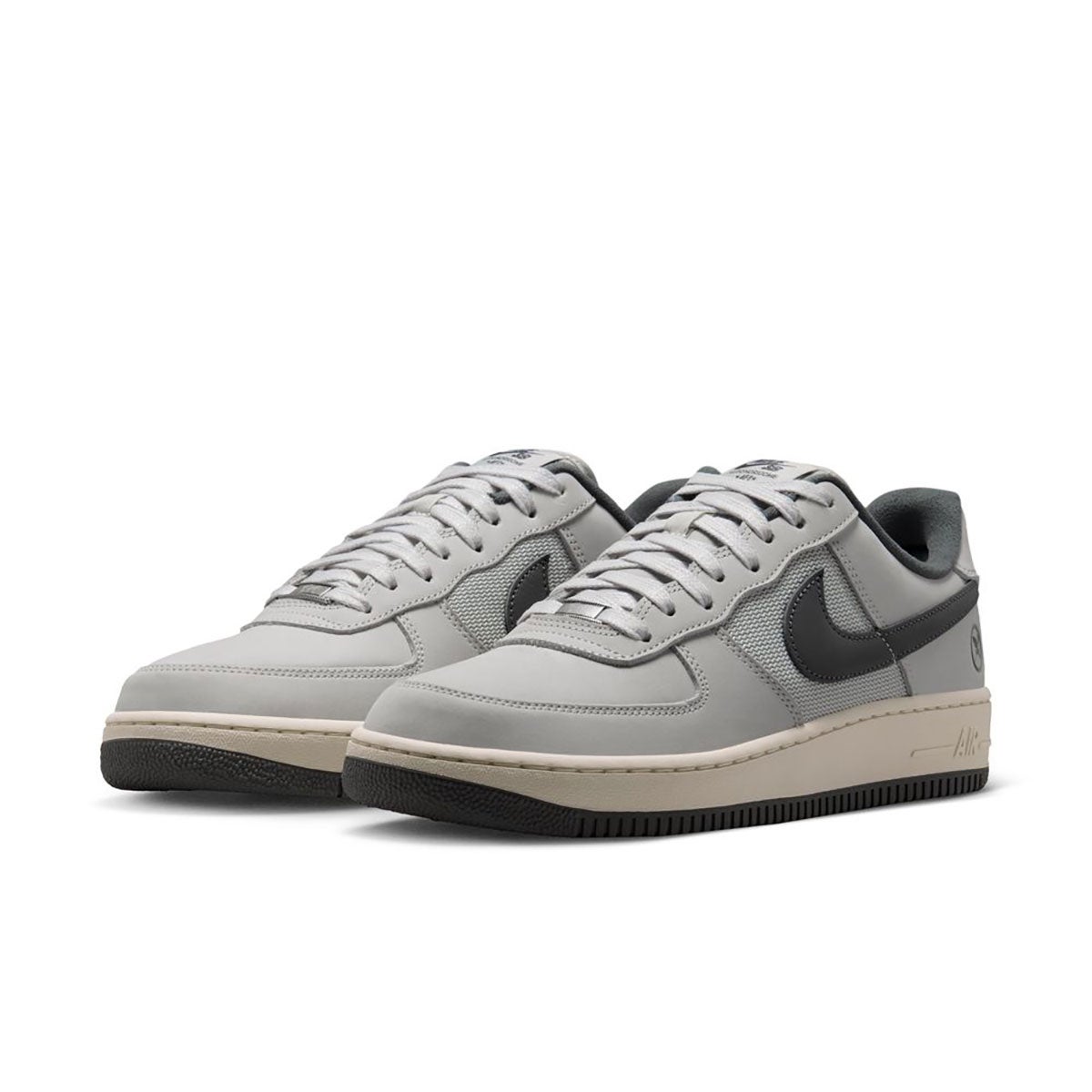 ナイキSBNIKESBスケボースケートボードスケシュースニーカーシューズ靴AIRFORCE1YUTOIO8439-100メンズ男性26FA秋冬