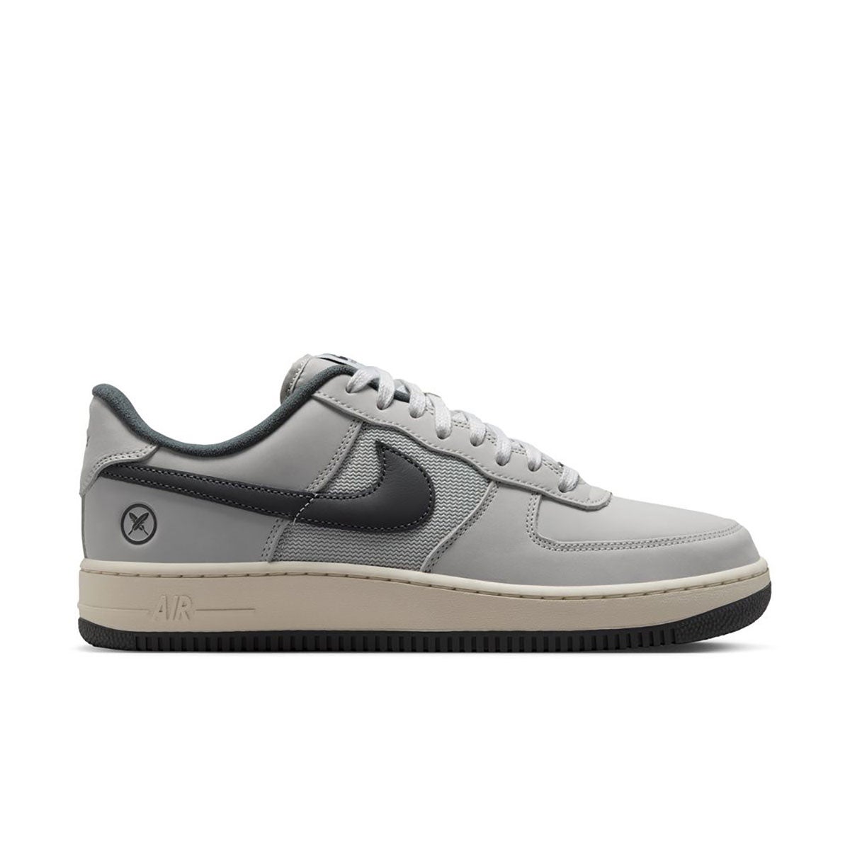 ナイキSBNIKESBスケボースケートボードスケシュースニーカーシューズ靴AIRFORCE1YUTOIO8439-100メンズ男性26FA秋冬