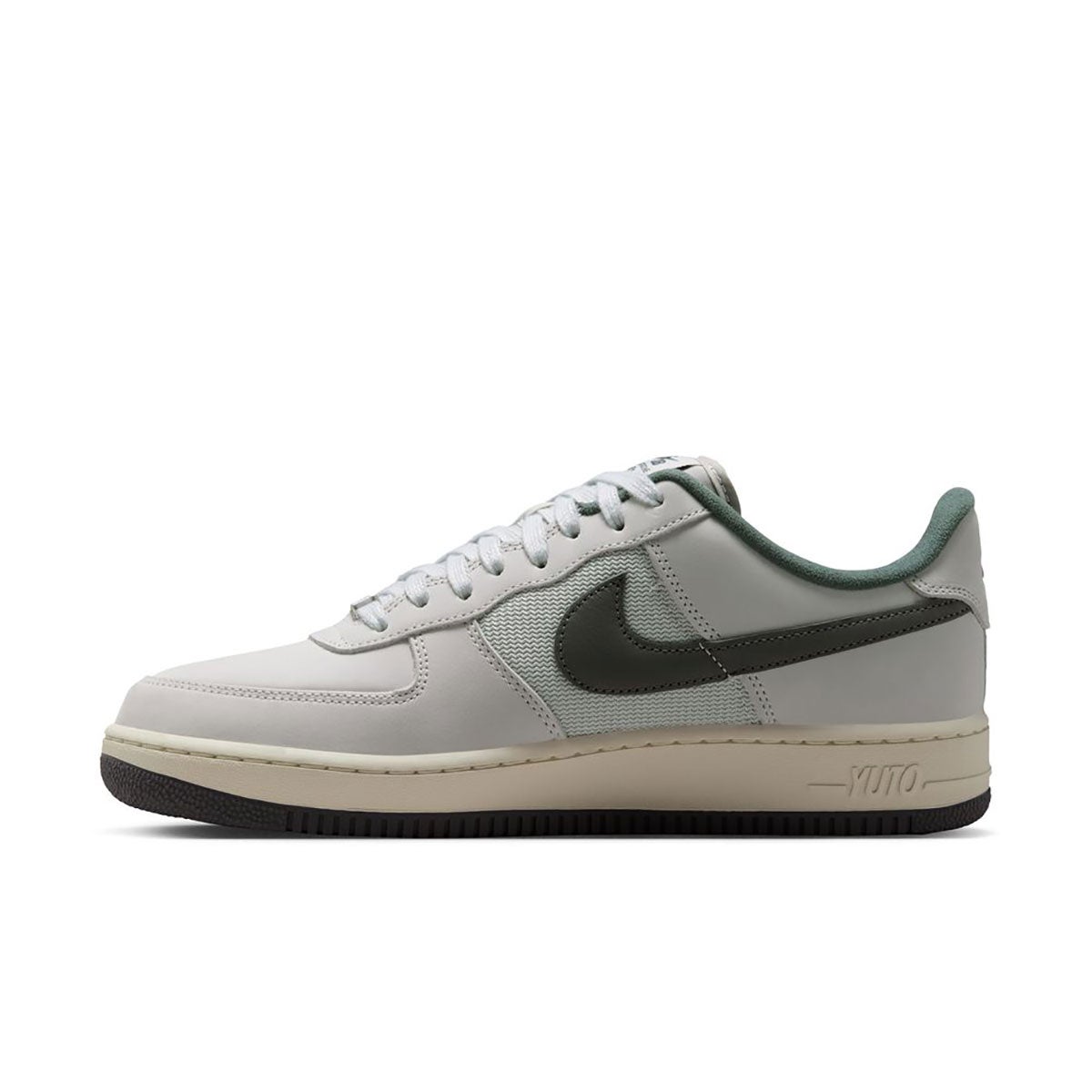 ナイキSBNIKESBスケボースケートボードスケシュースニーカーシューズ靴AIRFORCE1YUTOIO8439-100メンズ男性26FA秋冬