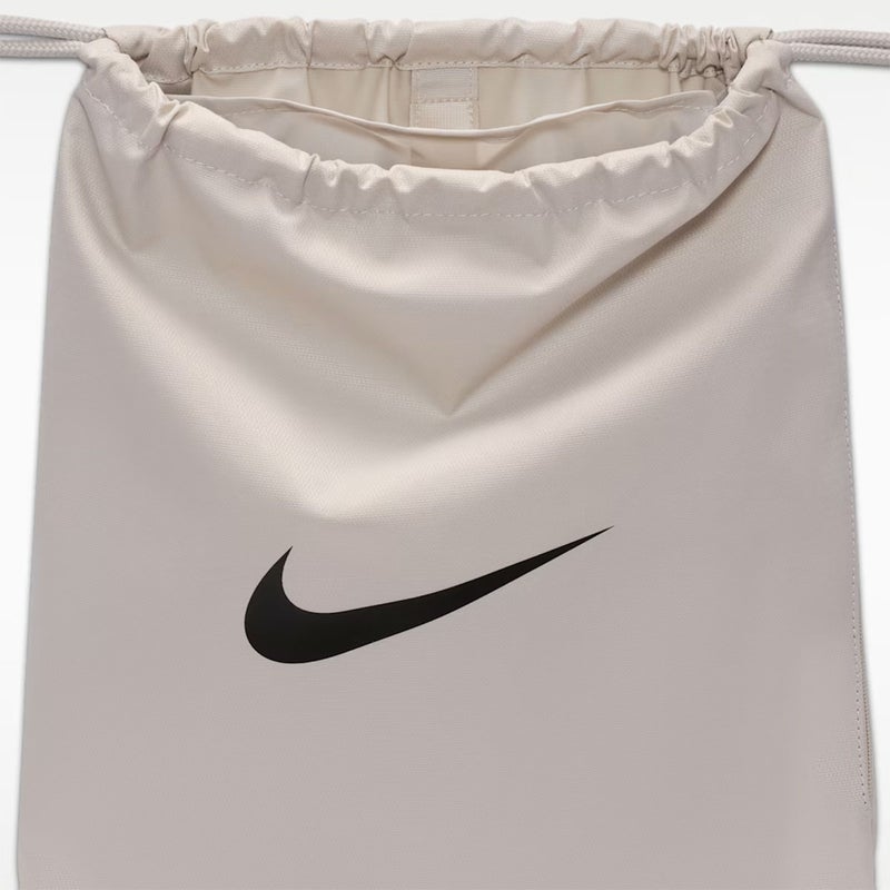 ナイキNIKEジムフィットネスヨガ鞄バッグリュックサックバックパックデイパックブラジリアドローコードバッグ18LIB4409-07226HO秋冬