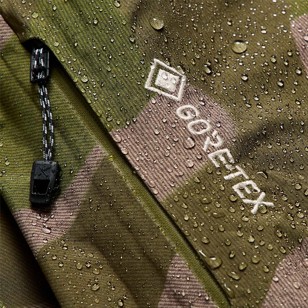 バートンBURTONスノボースノボスノーボードウェアジャケット[ak]SwashSyntheticInsulatedGORE-TEX2LJacket307571-E9S-26メンズ男性26-27