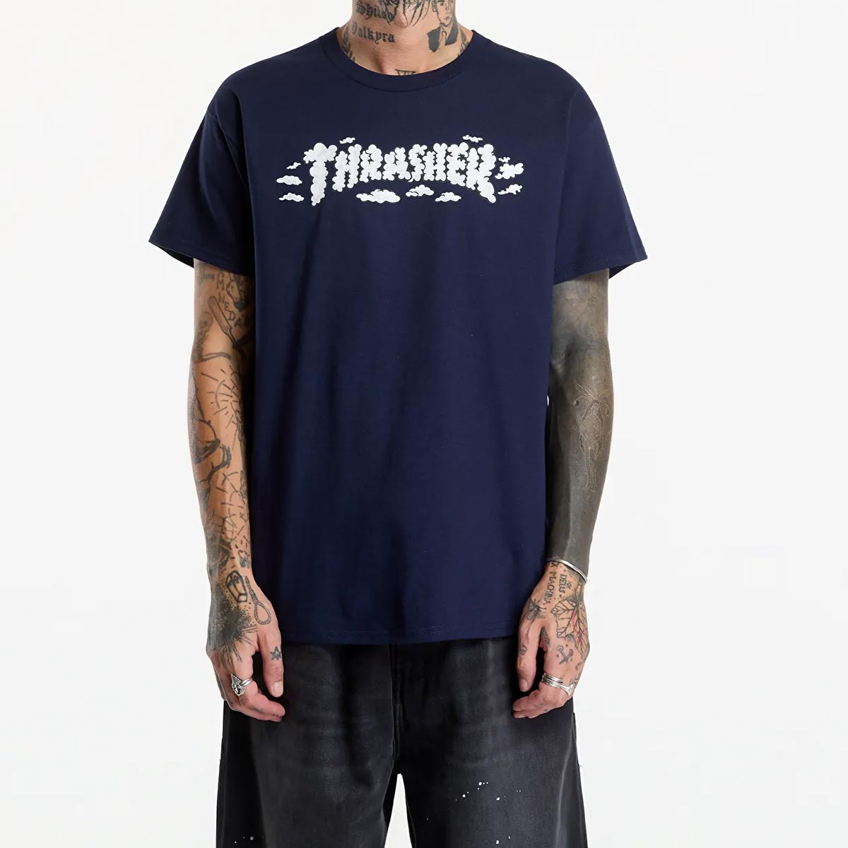 スラッシャーTHRASHERスケボースケートボードウェア半袖TシャツCLOUDSBYKEVINSPANKYS/ST-SHIRT146014メンズ男性26FA秋冬
