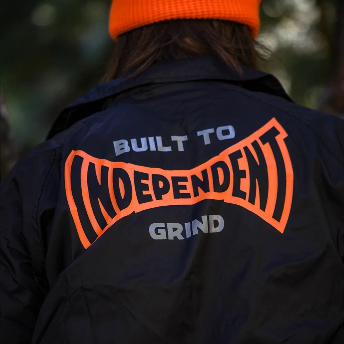 インディペンデントINDEPENDENTスケボースケートボードウェアアウタージャケットBUILTTOGRINDSPANWINDBREAKERJACKET518263103メンズ男性26FA秋冬
