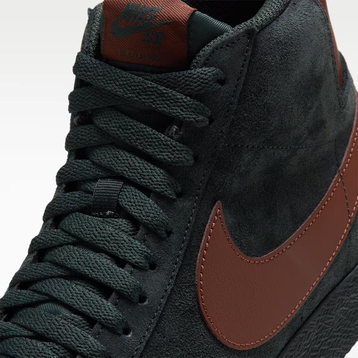 ナイキSBNIKESBスケボースケートボードスケシュースニーカーシューズ靴ズームブレーザーMIDIO0667-300メンズ男性26HO秋冬