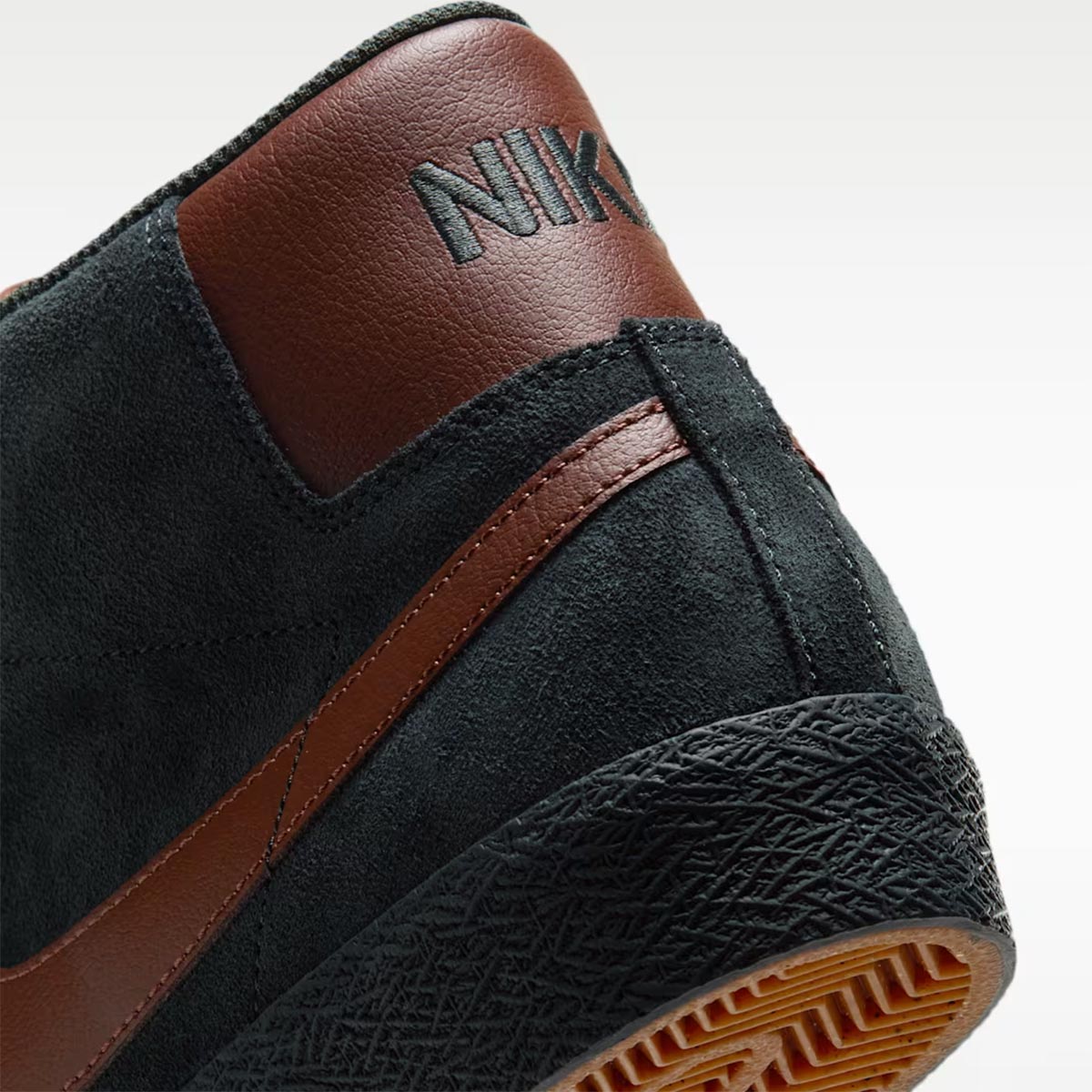 ナイキSBNIKESBスケボースケートボードスケシュースニーカーシューズ靴ズームブレーザーMIDIO0667-300メンズ男性26HO秋冬