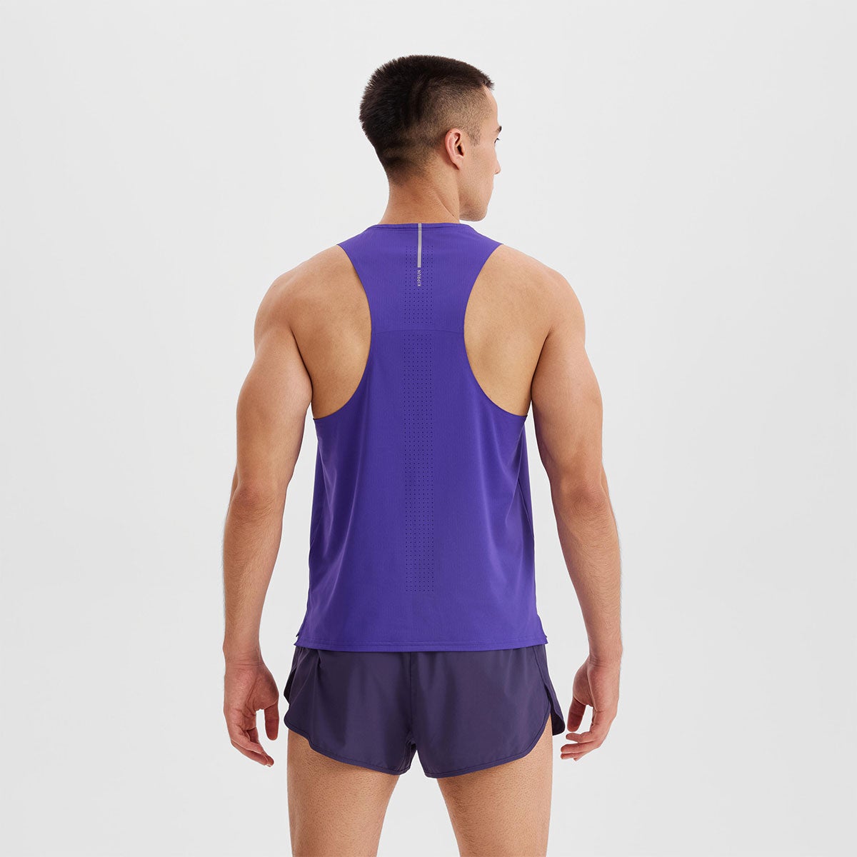 キプランKIPRUNランニングウェアノースリーブタンクトップ900LIGHTRUNNINGTANKTOP8903116メンズ男性26FA秋冬